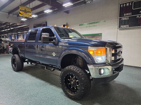 Used 2015 Ford F250 Lariat w/ Lariat Ultimate Package image 4