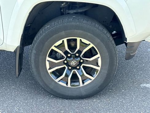 Used 2023 Toyota Tacoma TRD Sport w/ TRD Premium Sport Package AWD/4WD image 11
