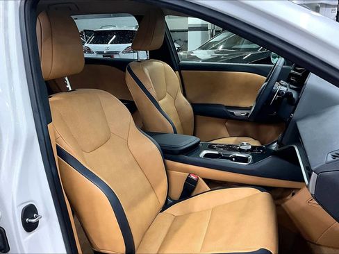 Used 2023 Lexus RZ 450e Premium w/ Technology Package image 8