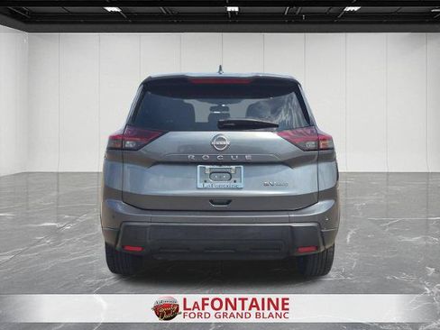 Used 2024 Nissan Rogue SV AWD/4WD image 4