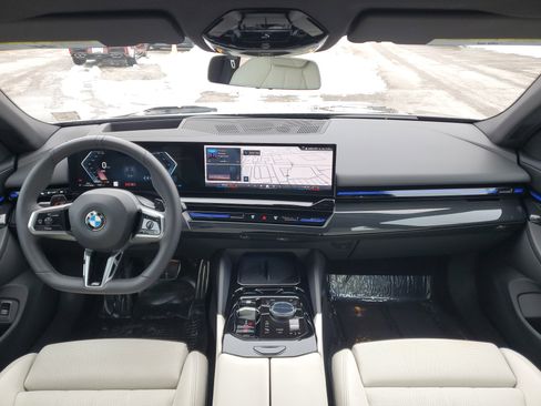 Used 2025 BMW 530i xDrive w/ M Sport Package image 21