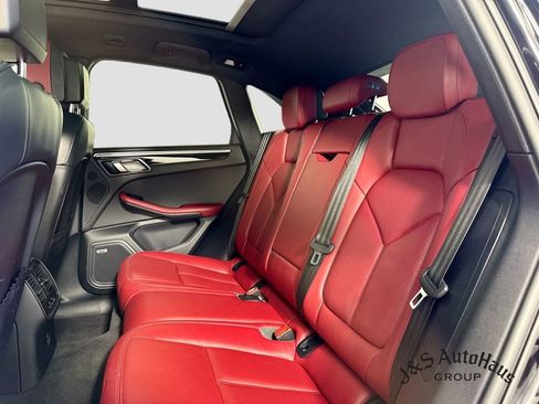 Used 2024 Porsche Macan S w/ Premium Plus Package AWD/4WD image 28