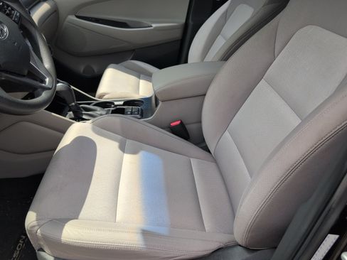 Used 2016 Hyundai Tucson SE w/ Option Group 02 FWD image 4