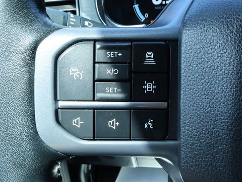 Used 2023 Ford F150 Lariat w/ Trailer Tow Package image 14