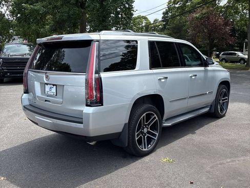 Used 2015 Cadillac Escalade Luxury AWD/4WD image 3