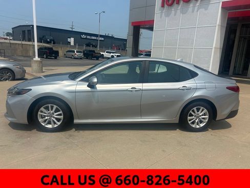 Used 2025 Toyota Camry LE FWD image 12