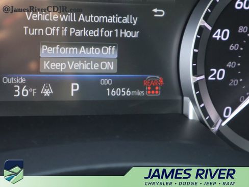 Used 2025 Toyota Highlander XLE image 32