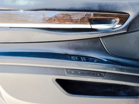 Used 2012 BMW 750i xDrive AWD/4WD image 9