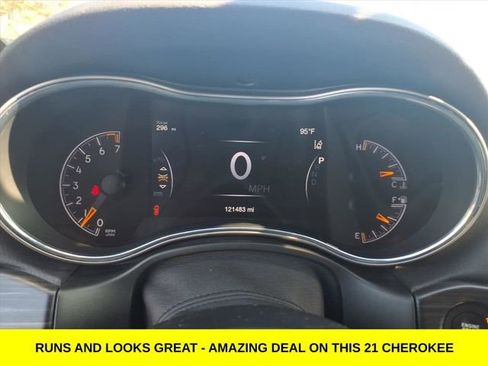 Used 2021 Jeep Grand Cherokee Laredo X image 17