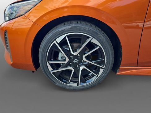 Used 2024 Nissan Sentra SR w/ SR Premium Package image 9