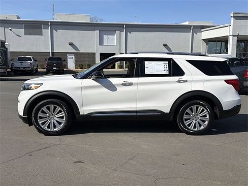 Used 2022 Ford Explorer Limited w/ Limited Technology Package image 10