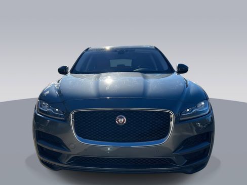 Used 2017 Jaguar F-PACE Prestige image 8