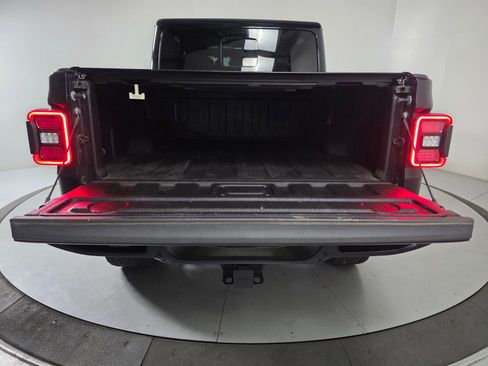 Used 2021 Jeep Gladiator Overland AWD/4WD image 19