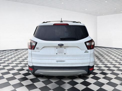 Used 2018 Ford Escape SE w/ Ford Safe & Smart Package FWD image 5