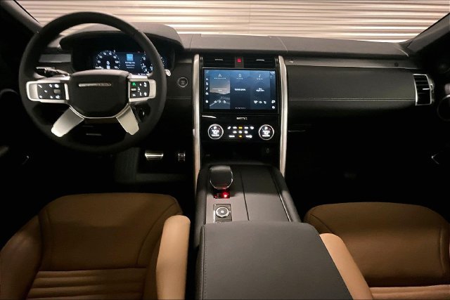 New 2026 Land Rover Discovery Limited Edition AWD/4WD image 6