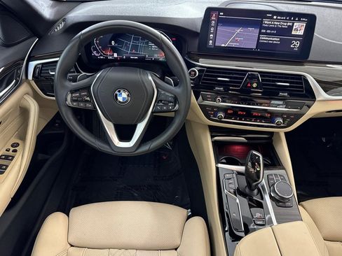 Used 2023 BMW 530i w/ Convenience Package RWD image 30