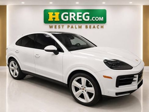 Used 2024 Porsche Cayenne Coupe AWD/4WD image 4