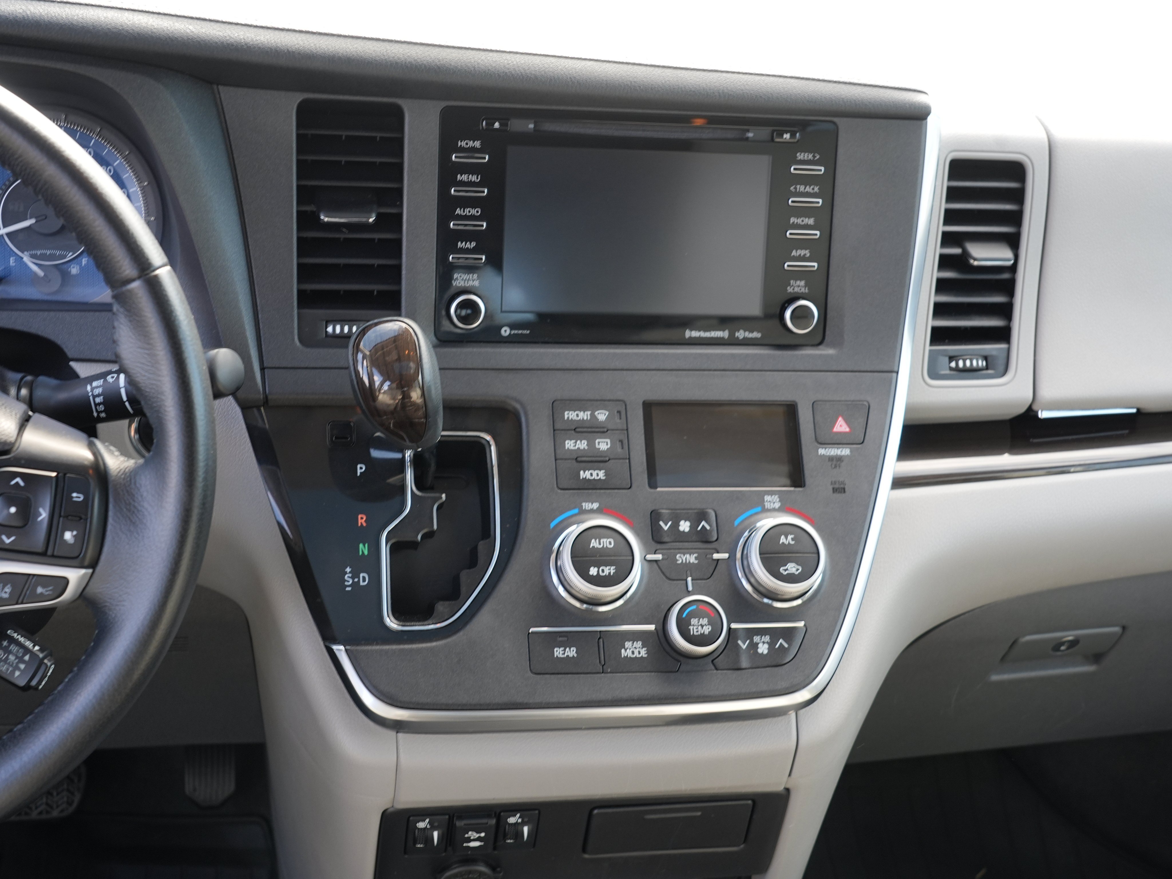 Used 2019 Toyota Sienna XLE Premium w/ Carpet Mat Package AWD/4WD image 20
