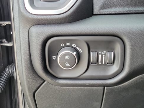 New 2026 RAM 2500 Laramie AWD/4WD image 14