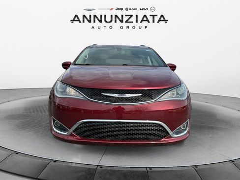 Certified 2019 Chrysler Pacifica Touring-L image 8