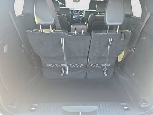 Used 2025 Chrysler Pacifica Limited FWD image 13