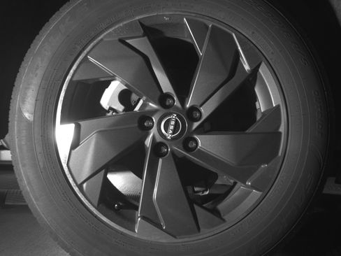 Used 2025 Nissan Rogue SV FWD image 15