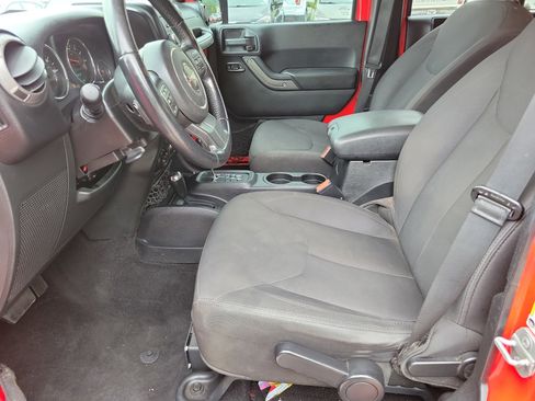 Used 2015 Jeep Wrangler Unlimited Sport w/ Quick Order Package 24S AWD/4WD image 3