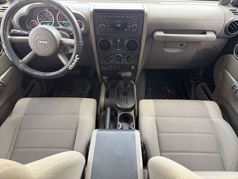 Used 2007 Jeep Wrangler Unlimited Rubicon w/ PWR Convenience Group image 10