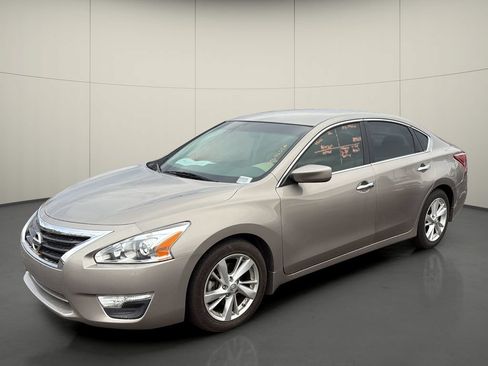 Used 2013 Nissan Altima 2.5 SV FWD image 3