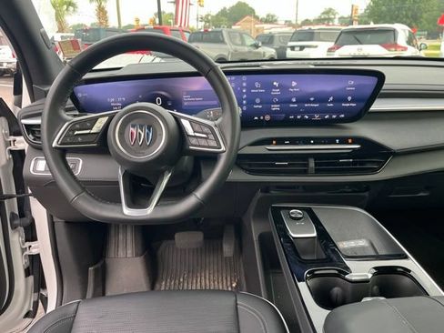 Used 2025 Buick Enclave Sport Touring w/ Power Package FWD image 18