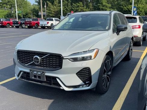 Used 2024 Volvo XC60 B5 Plus AWD/4WD image 2