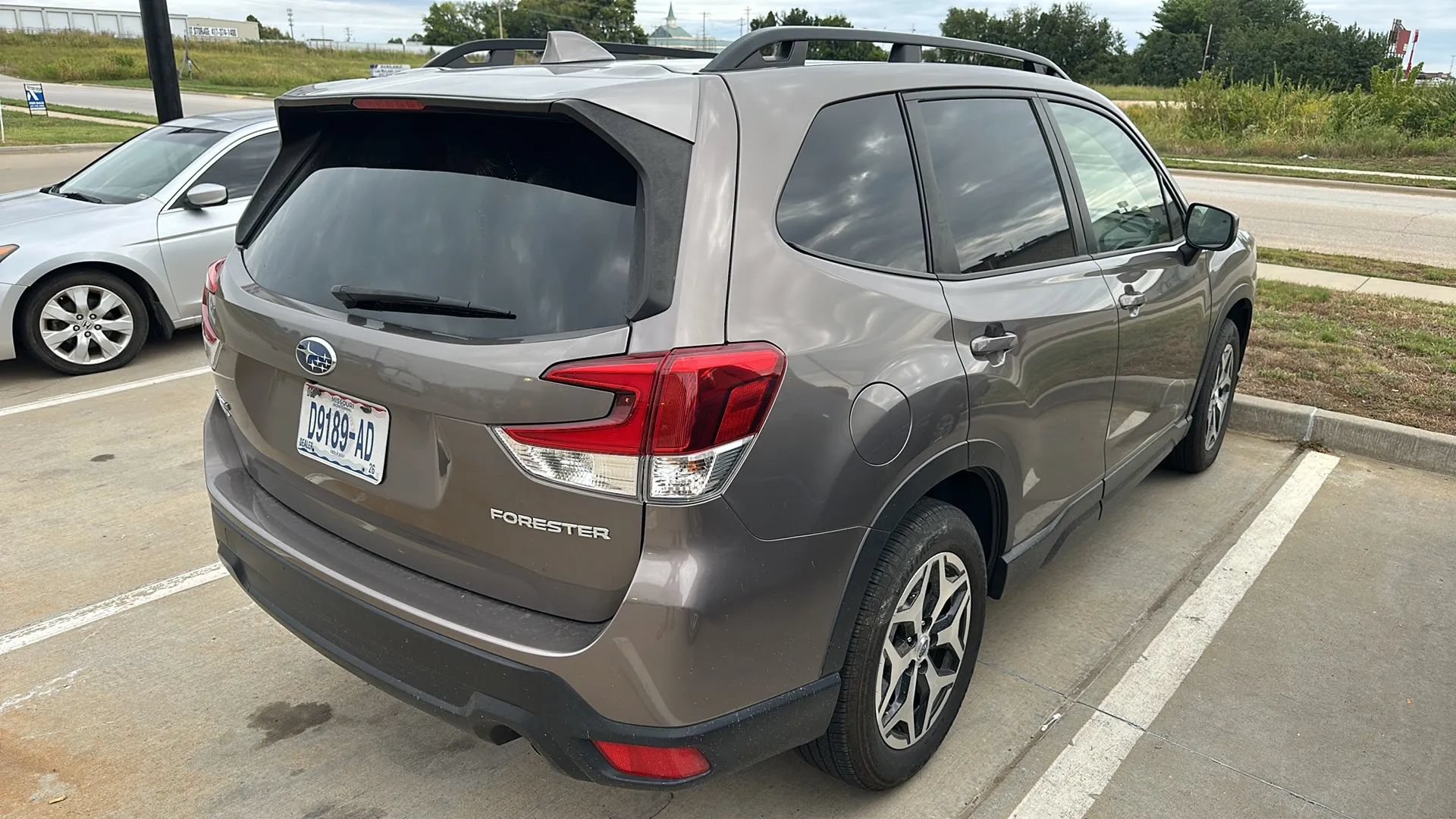 Used 2023 Subaru Forester Premium AWD/4WD image 3