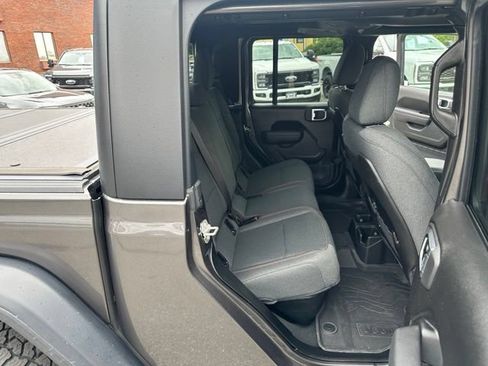 Used 2024 Jeep Gladiator Rubicon w/ Safety Group AWD/4WD image 28