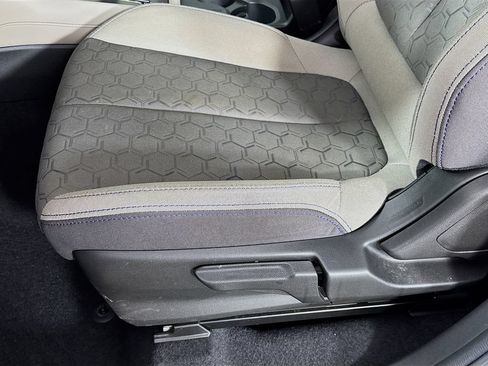 Used 2025 Subaru Forester AWD/4WD image 23