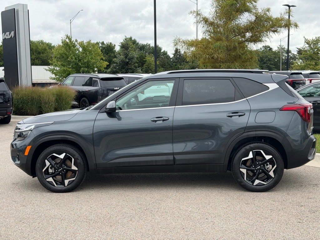 Used 2025 Kia Seltos EX w/ EX Sunroof Package AWD/4WD image 3