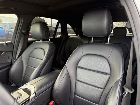Used 2020 Mercedes-Benz GLC 300 image 12