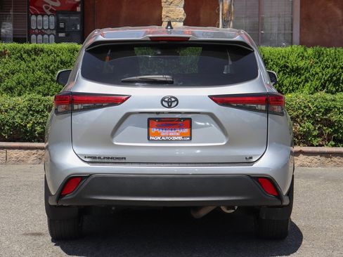 Used 2022 Toyota Highlander LE image 7