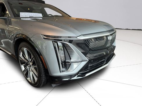 Used 2026 Cadillac Lyriq Signature Luxury w/ Nappa Leather Package AWD/4WD image 21