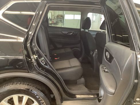 Used 2020 Nissan Rogue SV AWD/4WD image 18