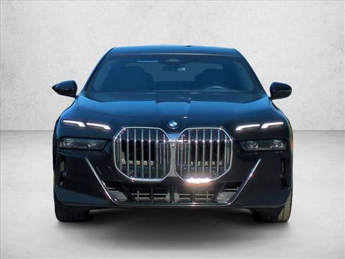 Used 2023 BMW 760i xDrive w/ Parking Assistance Package image 2