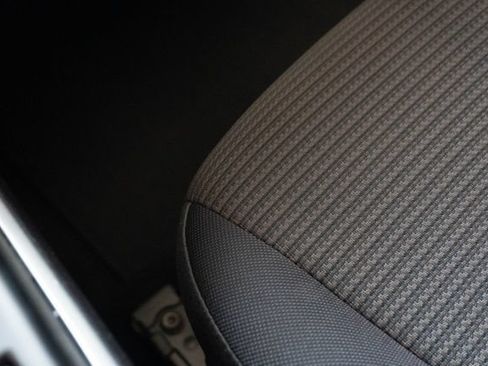 Used 2022 Toyota Highlander L FWD image 33