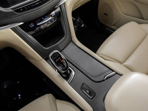 Used 2017 Cadillac XT5 FWD w/ LPO, Wheel Lock Package image 21