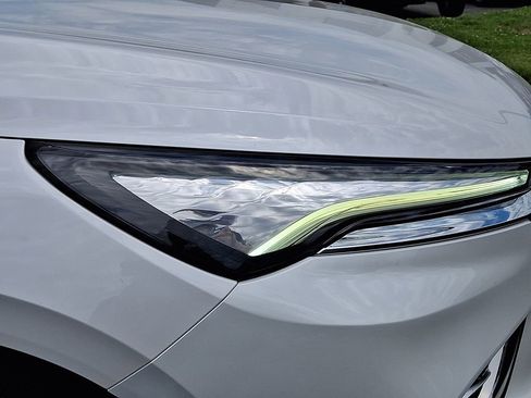 Used 2023 Buick Enclave Avenir w/ Avenir Technology Package AWD/4WD image 9