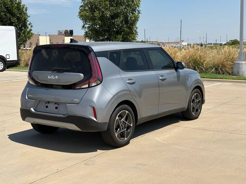 Used 2025 Kia Soul EX FWD image 7