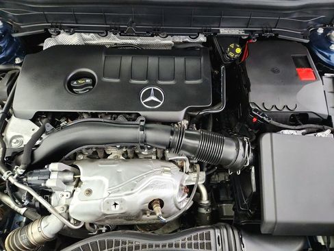 Used 2020 Mercedes-Benz GLB 250 4MATIC image 40