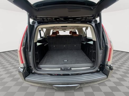 Used 2019 Cadillac Escalade ESV Premium Luxury RWD image 22