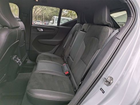 Used 2021 Volvo XC40 P8 Recharge image 15