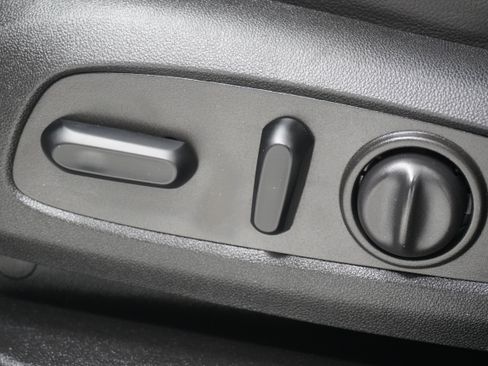 Used 2021 Chevrolet Traverse Premier w/ Redline Edition FWD image 16