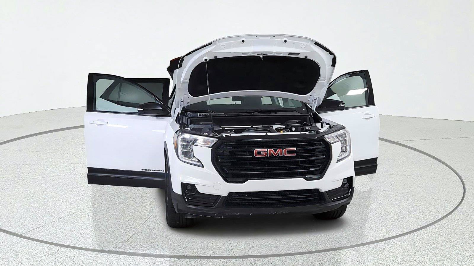 Used 2024 GMC Terrain SLT AWD/4WD image 9