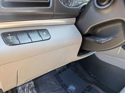 Used 2019 Hyundai Elantra SE image 16